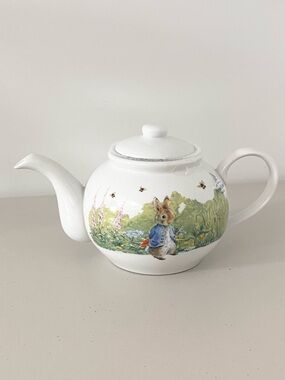 NEW Beatrix Potter Peter Rabbit  Ceramic Teapot 5” Zrike Brands Easter Tea Time